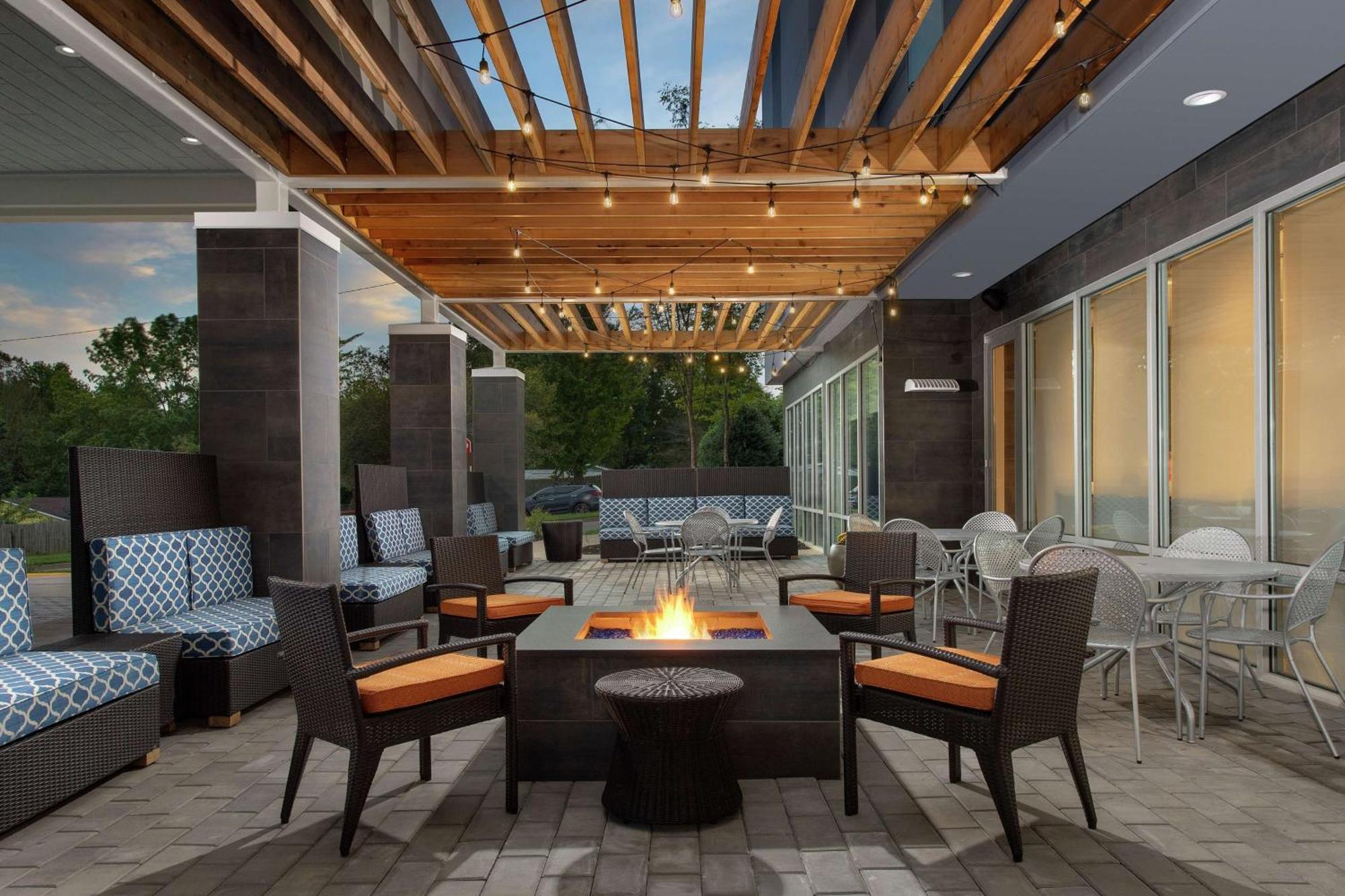 Home2 Suites By Hilton Charlottesville Downtown Eksteriør billede